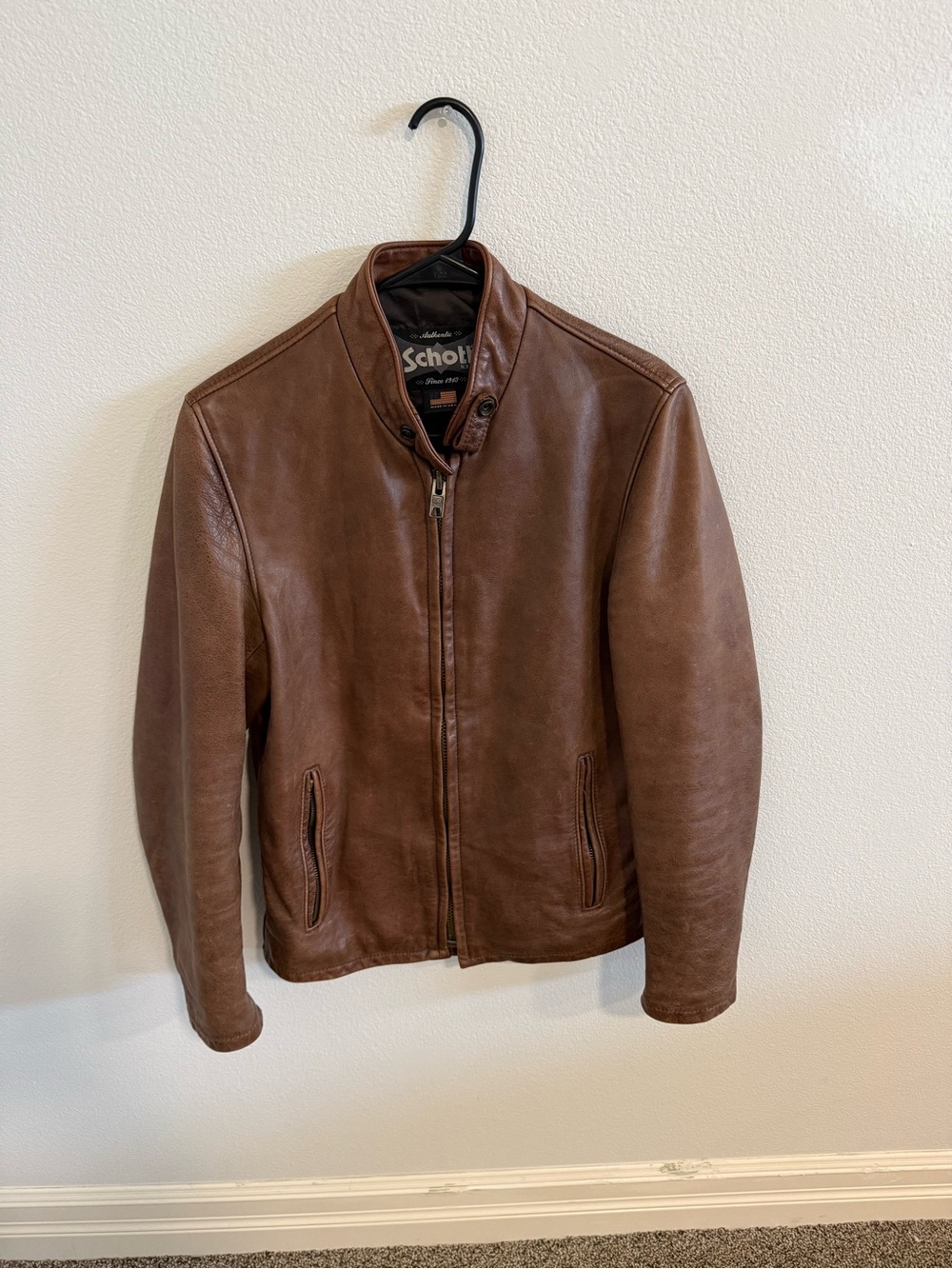 654VN
VINTAGED COWHIDE CAFÉ RACER LEATHER JACKET in Brown